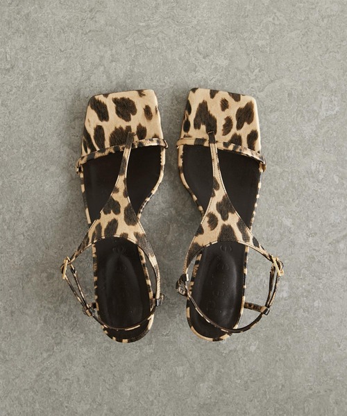 pelleterno(ペレテルノ)の「【Pelleterno】別注LEOトングサンダル(サンダル・レディース・キャメル・38/39/36/37)」の2枚目の写真