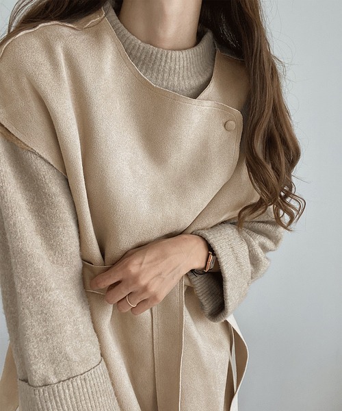 LAUIR（ラウアー）の「ベルト付きくるみボタンフェイクムートンベスト（ベスト・レディース・ライトベージュ/ダークベージュ/カーキ/ブラック・FREE）」の11枚目の写真