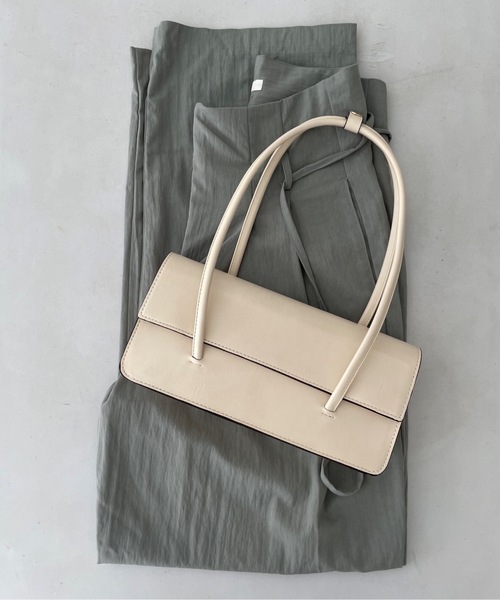 Didot.showroom(ディドット ショールーム)の「leather square handle bag(ハンドバッグ・レディース・ブラック/イエロー/グリーン/アイボリー・FREE)」の2枚目の写真