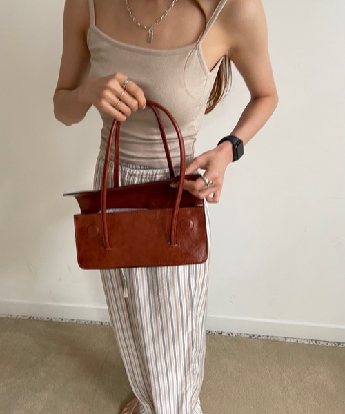 Didot.showroom(ディドット ショールーム)の「leather square handle bag(ハンドバッグ・レディース・ブラック/イエロー/グリーン/アイボリー・FREE)」の13枚目の写真