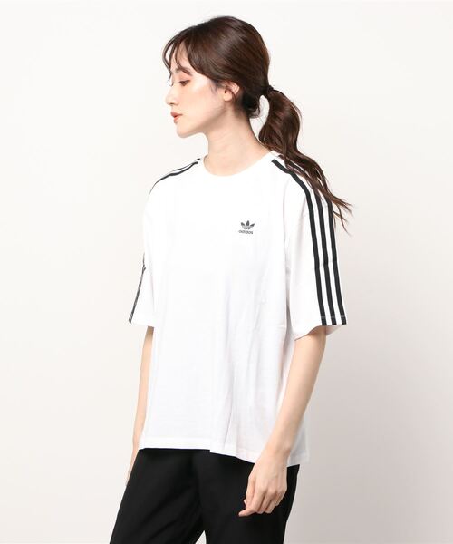 adidas Originals(アディダスオリジナルス)の「adidas Originals/アディダス オリジナルス OVERSIZED TEE/アディカラー クラシックス オーバーサイズ Tシャツ(Tシャツ/カットソー・レディース・ホワイト/ブラック・M/L/XL/S)」の1枚目の写真