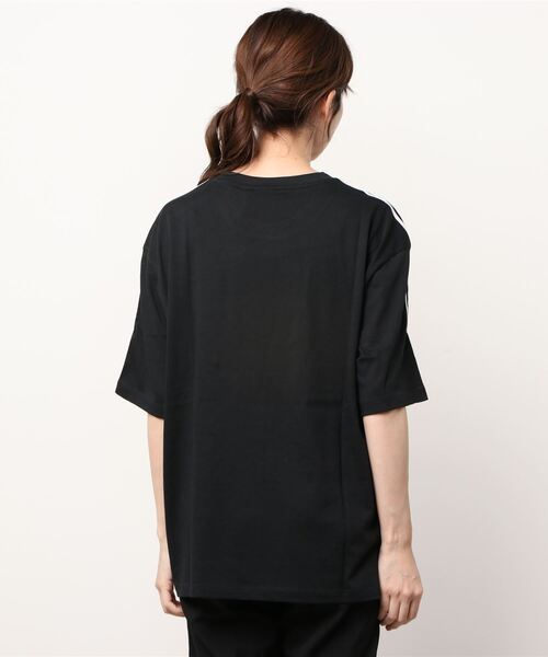 adidas Originals(アディダスオリジナルス)の「adidas Originals/アディダス オリジナルス OVERSIZED TEE/アディカラー クラシックス オーバーサイズ Tシャツ(Tシャツ/カットソー・レディース・ホワイト/ブラック・M/L/XL/S)」の3枚目の写真
