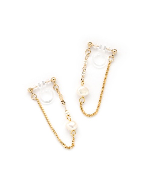 colleca la(コレカラ)の「ノンホール・1粒淡水パール×チェーンループ樹脂イヤリング〈金属アレルギー対応〉(イヤリング・レディース・シルバー/ゴールド・フリ-)」の8枚目の写真