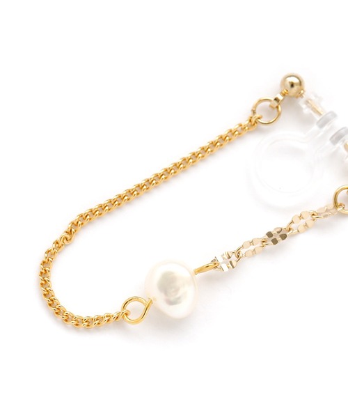 colleca la(コレカラ)の「ノンホール・1粒淡水パール×チェーンループ樹脂イヤリング〈金属アレルギー対応〉(イヤリング・レディース・シルバー/ゴールド・フリ-)」の4枚目の写真