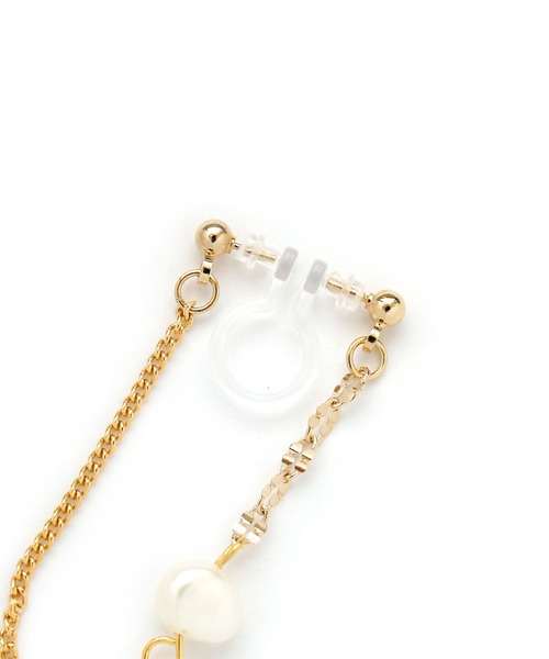 colleca la(コレカラ)の「ノンホール・1粒淡水パール×チェーンループ樹脂イヤリング〈金属アレルギー対応〉(イヤリング・レディース・シルバー/ゴールド・フリ-)」の5枚目の写真