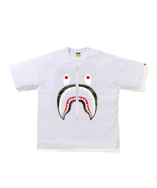 A BATHING APE(アベイシングエイプ)の「1ST CAMO SHARK RLX TEE M(Tシャツ/カットソー・メンズ・ホワイト×グリーン/ブラック×グリーン/ホワイト×イエロー/ブラック×イエロー・SMALL/MEDIUM/LARGE/X-LARGE/XX-LARGE)」の2枚目の写真