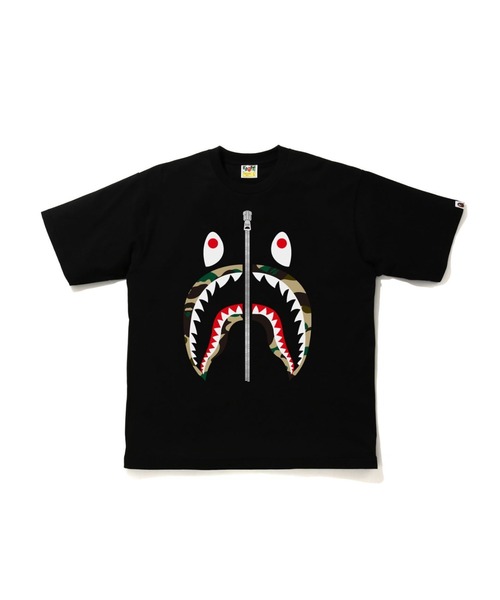A BATHING APE(アベイシングエイプ)の「1ST CAMO SHARK RLX TEE M(Tシャツ/カットソー・メンズ・ホワイト×グリーン/ブラック×グリーン/ホワイト×イエロー/ブラック×イエロー・SMALL/MEDIUM/LARGE/X-LARGE/XX-LARGE)」の4枚目の写真
