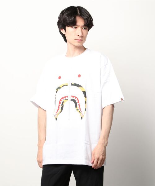 A BATHING APE(アベイシングエイプ)の「1ST CAMO SHARK RLX TEE M(Tシャツ/カットソー・メンズ・ホワイト×グリーン/ブラック×グリーン/ホワイト×イエロー/ブラック×イエロー・SMALL/MEDIUM/LARGE/X-LARGE/XX-LARGE)」の9枚目の写真