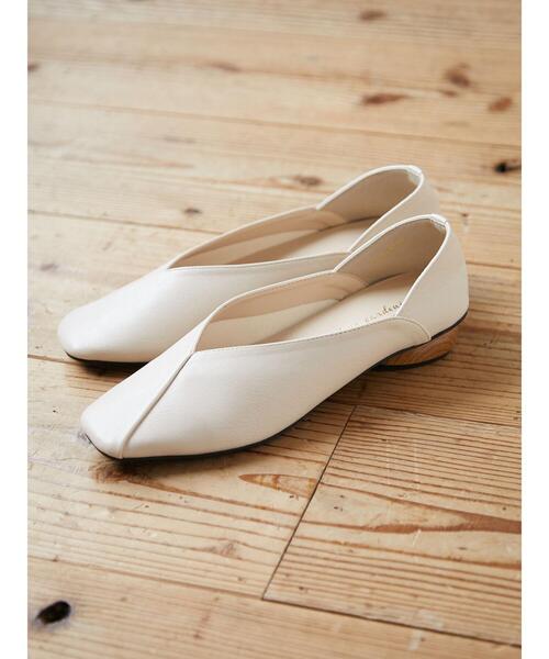 Green　Parks（グリーンパークス）の「・minia ウッドヒールスクエアパンプス＊（パンプス・レディース・アイボリー/ベージュ/ブラック・S/M/LL/L）」の2枚目の写真