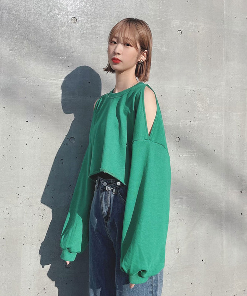 Voyage titty&Co.PETIT（ボヤージュティティアンドコープチ）の「【Voyage titty&Co.】オープンショルダースウェットPO（Tシャツ/カットソー・レディース・ホワイト/グリーン・FREE）」の2枚目の写真