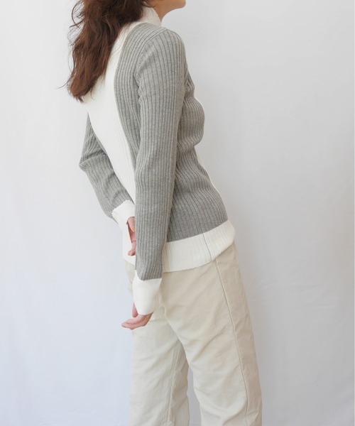 AZUL ENCANTO(アズールエンカント)の「バイカラーニット(ニット/セーター・レディース・ベージュ/オフホワイト・FREE)」の4枚目の写真