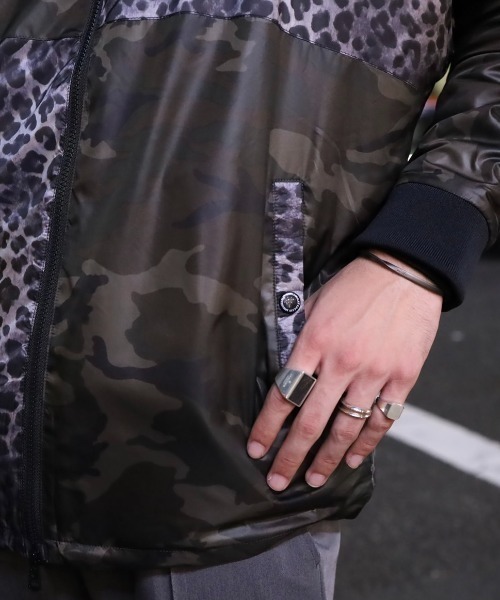 1 piu 1 uguale 3（ウノピゥウノウグァーレトレ）の「【別注】1piu1 uguale3/ウノ ピゥ ウノ ウグァーレ トレ/113 スポーツ クレイジー柄ナイロンブルゾン（ブルゾン・メンズ・その他・4/5/3）」の6枚目の写真