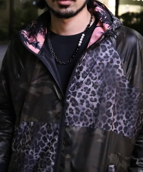 1 piu 1 uguale 3（ウノピゥウノウグァーレトレ）の「【別注】1piu1 uguale3/ウノ ピゥ ウノ ウグァーレ トレ/113 スポーツ クレイジー柄ナイロンブルゾン（ブルゾン・メンズ・その他・4/5/3）」の5枚目の写真