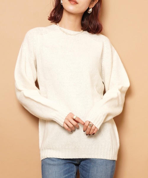 Harley of Scotland（ハーレーオブスコットランド）の「SHETLAND WOOL CREW NECK KNIT（ニット/セーター・メンズ・グリーン系その他3/ダークグリーン/グリーン系その他2/グレー/サンドベージュ/ベージュ系その他2/ブラウン系その他5/イエロー系その他3/モカ/バイオレット/ピンク系その他/ブルー系その他4/グリーン系その他7/グレー系その他/ブルー系その他/ライトグリーン/アイボリー/ブラウン系その他2/パープル系その他/ブルー系その他5/グリーン系その他4/イエロー系その他2/チャコールグレー/イエロー系その他/ストーン/ブルー系その他2/ブルーグリーン/ネイビー系/ホワイト系その他/ブラック/ピンク系その他2/その他・40/42/44）」の4枚目の写真