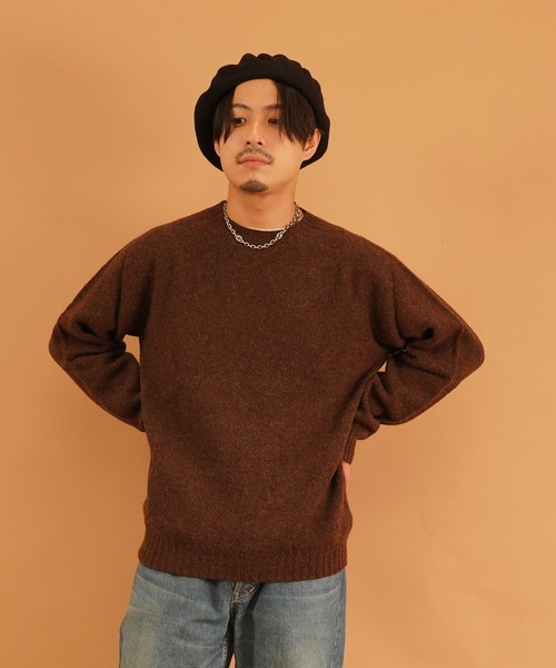 Harley of Scotland（ハーレーオブスコットランド）の「SHETLAND WOOL CREW NECK KNIT（ニット/セーター・メンズ・グリーン系その他3/ダークグリーン/グリーン系その他2/グレー/サンドベージュ/ベージュ系その他2/ブラウン系その他5/イエロー系その他3/モカ/バイオレット/ピンク系その他/ブルー系その他4/グリーン系その他7/グレー系その他/ブルー系その他/ライトグリーン/アイボリー/ブラウン系その他2/パープル系その他/ブルー系その他5/グリーン系その他4/イエロー系その他2/チャコールグレー/イエロー系その他/ストーン/ブルー系その他2/ブルーグリーン/ネイビー系/ホワイト系その他/ブラック/ピンク系その他2/その他・40/42/44）」の9枚目の写真