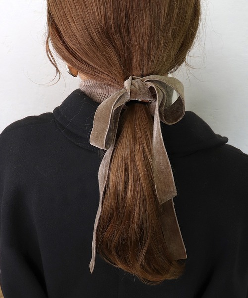 Monocoro toppi（モノコロトッピ）の「大人っぽガーリー。ベロアリボンヘアゴムセットポニーフック（ヘアゴム・レディース・ブラック/グレー/ベージュ/ブラウン・フリー）」の6枚目の写真