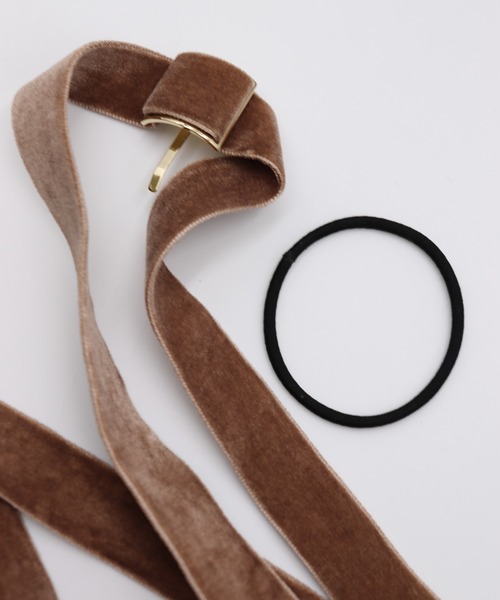 Monocoro toppi（モノコロトッピ）の「大人っぽガーリー。ベロアリボンヘアゴムセットポニーフック（ヘアゴム・レディース・ブラック/グレー/ベージュ/ブラウン・フリー）」の9枚目の写真