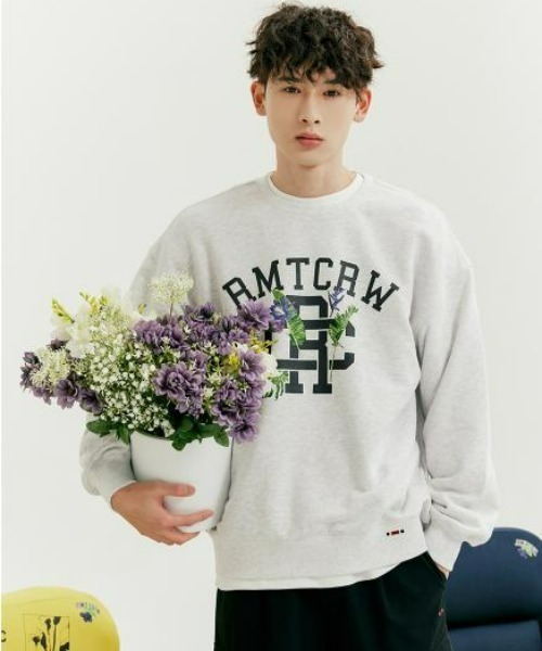 ROMANTIC CROWN(ロマンティッククラウン)の「ROMANTIC CROWN(ロマンティッククラウン) /RCロゴセルバススウェットシャツ RC LOGO SELVAS SWEAT SHIRT(スウェット・レディース・ライトグレー/ブラック・M/L/XL)」の2枚目の写真