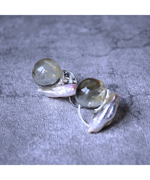 tone(トーン)の「【Willija】金属アレルギー対応《Melting Pearl》イヤリング(MA)(イヤリング・レディース・ホワイト・FREE)」の3枚目の写真