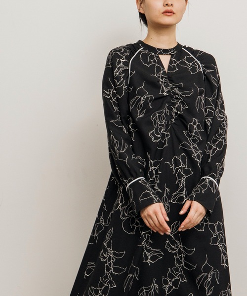Emma Taylor(エマテイラー)の「ラインフラワーペイントワンピース(ワンピース・レディース・ブラック/オフホワイト・FREE)」の21枚目の写真