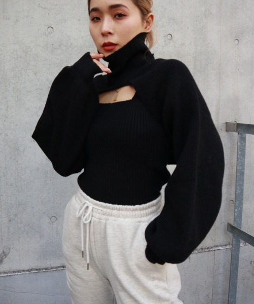 FIG&VIPER（フィグアンドバイパー）の「胸開きレイヤードニットTOP（ニット/セーター・レディース・ブラック/グレー/ベージュ・FREE）」の2枚目の写真