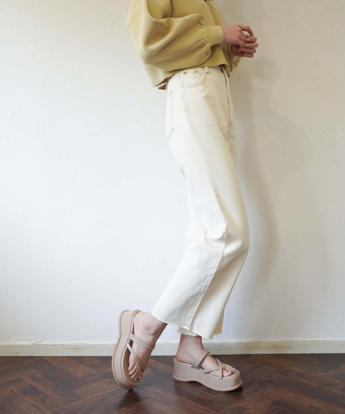 archives（アルシーヴ）の「カットオフハイウエストセミフレアワイドデニムパンツ（デニムパンツ・レディース・ネイビー/サックスブルー/アイボリー・MEDIUM/SMALL）」の12枚目の写真