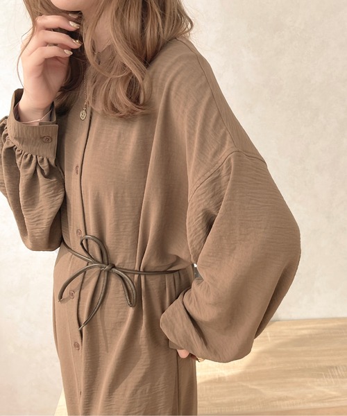 apres jour clair（アプレジュールクレア）の「【apres jour clair】袖ボリュームバンドカラーワンピース（ワンピース・レディース・モカ/ブラウン系その他/アイボリー・フリー/X-LARGE）」の3枚目の写真