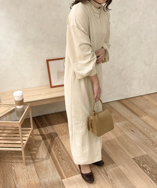apres jour clair（アプレジュールクレア）の「【apres jour clair】袖ボリュームバンドカラーワンピース（ワンピース・レディース・モカ/ブラウン系その他/アイボリー・フリー/X-LARGE）」の2枚目の写真