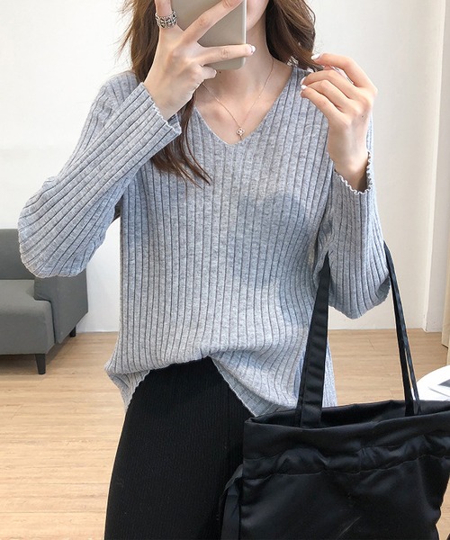 LOPASS(ロパス)の「Vネック柔らかいニットトップス(ニット/セーター・レディース・ブラック/ローズ/ライトベージュ/ブルー/グレー・FREE)」の7枚目の写真