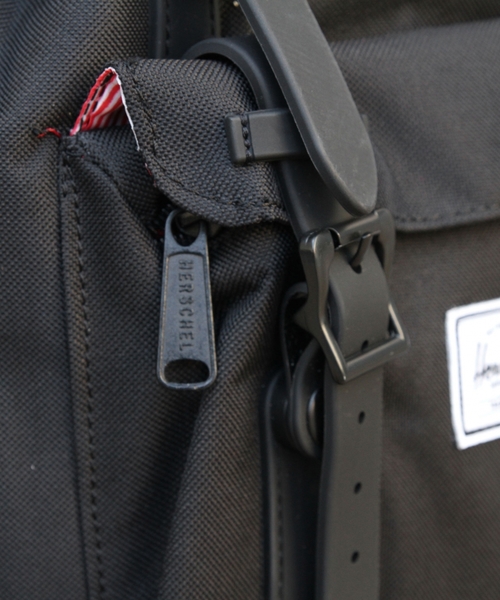 BEAUTY&YOUTH UNITED ARROWS（ビューティーアンドユースユナイテッドアローズ）の「BYBC∵ Herschel Supply Little America バックパック（バックパック/リュック・レディース・ブラック/ライトブルー・FREE）」の5枚目の写真