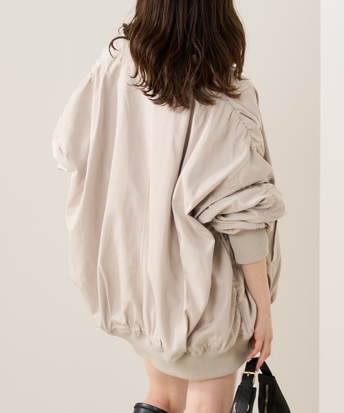 Chico（チコ）の「ルーズMA-1ジャケット（MA-1・レディース・ベージュ/ネイビー/アイボリー・FREE）」の18枚目の写真