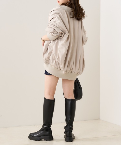 Chico（チコ）の「ルーズMA-1ジャケット（MA-1・レディース・ベージュ/ネイビー/アイボリー・FREE）」の21枚目の写真