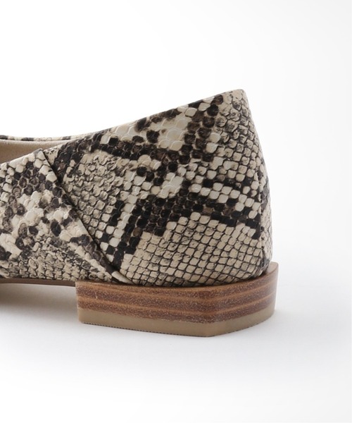 GRISE(グリーズ)の「GRISE スクエアステッチバブーシュ(パンプス・レディース・ブラック系その他/ベージュ系その他・23.5cm/24cm/24.5cm/23cm/22.5cm/21.5/22cm/25.5cm/25cm/21)」の6枚目の写真