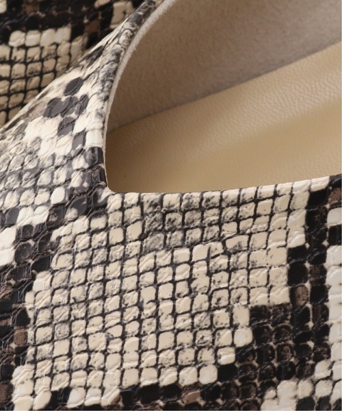 GRISE(グリーズ)の「GRISE スクエアステッチバブーシュ(パンプス・レディース・ブラック系その他/ベージュ系その他・23.5cm/24cm/24.5cm/23cm/22.5cm/21.5/22cm/25.5cm/25cm/21)」の11枚目の写真