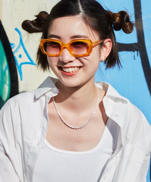 SHAGGIE（シャギー）の「スリムスクエアサングラス（メガネ・レディース・ブラック/イエロー・FREE）」の7枚目の写真
