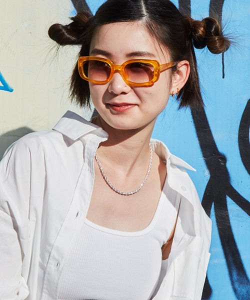 SHAGGIE（シャギー）の「スリムスクエアサングラス（メガネ・レディース・ブラック/イエロー・FREE）」の8枚目の写真