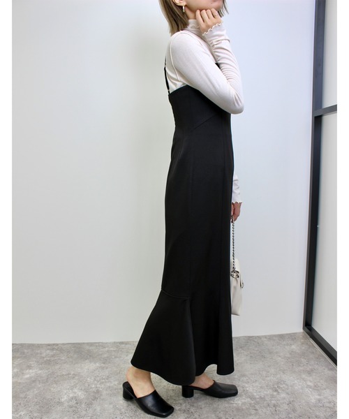 MLI'A（エムリア）の「スリットマーメイドキャミワンピース（ワンピース・レディース・ブラック/ライトベージュ/アイボリー/ライトブラウン/ネイビー・M）」の8枚目の写真