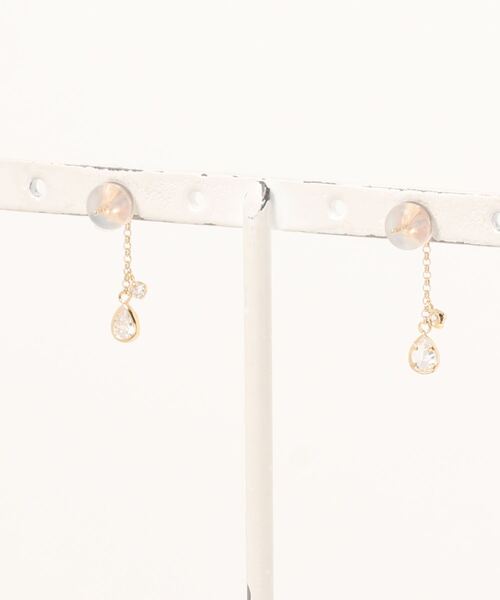 ESTELLE（エステール）の「K10 イエローゴールド キュービックジルコニア しずく ピアス ESTELLE/エステール WEB限定（ピアス（両耳用）・レディース・イエローゴールド・-）」の7枚目の写真