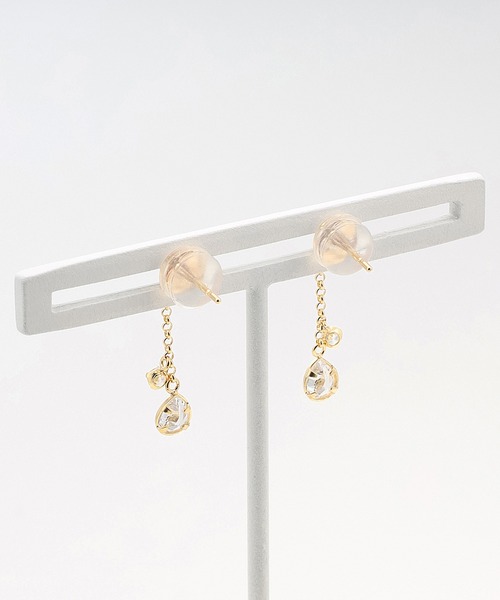 ESTELLE（エステール）の「K10 イエローゴールド キュービックジルコニア しずく ピアス ESTELLE/エステール WEB限定（ピアス（両耳用）・レディース・イエローゴールド・-）」の3枚目の写真