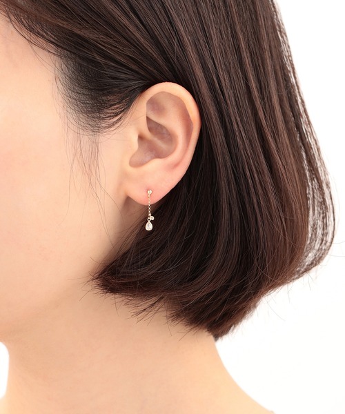 ESTELLE（エステール）の「K10 イエローゴールド キュービックジルコニア しずく ピアス ESTELLE/エステール WEB限定（ピアス（両耳用）・レディース・イエローゴールド・-）」の6枚目の写真