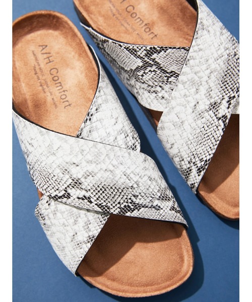 AMERICAN HOLIC（アメリカンホリック）の「PU クロスストラップコンフォートサンダル（サンダル・レディース・ベージュ/グレー・S/M/L）」の10枚目の写真