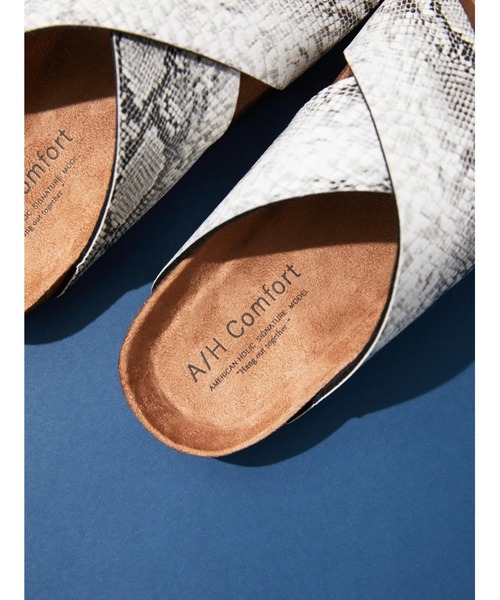 AMERICAN HOLIC（アメリカンホリック）の「PU クロスストラップコンフォートサンダル（サンダル・レディース・ベージュ/グレー・S/M/L）」の3枚目の写真