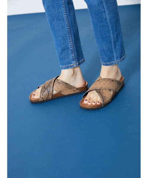 AMERICAN HOLIC（アメリカンホリック）の「PU クロスストラップコンフォートサンダル（サンダル・レディース・ベージュ/グレー・S/M/L）」の8枚目の写真