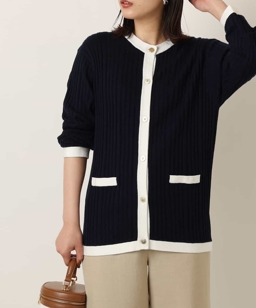 a.v.v（アーヴェヴェ）の「バイカラートリムサマーニットカーディガン（カーディガン/ボレロ・レディース・ネイビー/アイボリー・34/38/42/40/36）」の2枚目の写真