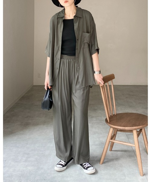 She's Closet(シーズクローゼット)の「ルーズ半袖シャツ&ワイドパンツスタイルセットアップ(セットアップ・レディース・ダークオリーブ/グレー×サックスブルー/スモークピンク・FREE)」の16枚目の写真