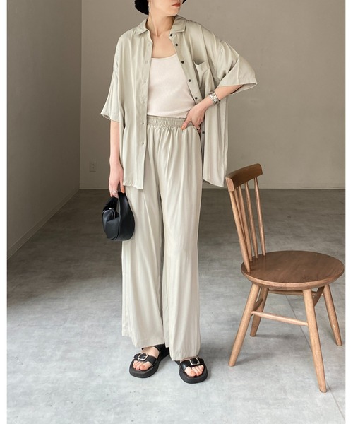 She's Closet(シーズクローゼット)の「ルーズ半袖シャツ&ワイドパンツスタイルセットアップ(セットアップ・レディース・ダークオリーブ/グレー×サックスブルー/スモークピンク・FREE)」の5枚目の写真