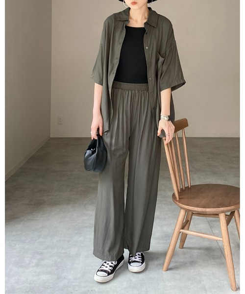 She's Closet(シーズクローゼット)の「ルーズ半袖シャツ&ワイドパンツスタイルセットアップ(セットアップ・レディース・ダークオリーブ/グレー×サックスブルー/スモークピンク・FREE)」の7枚目の写真