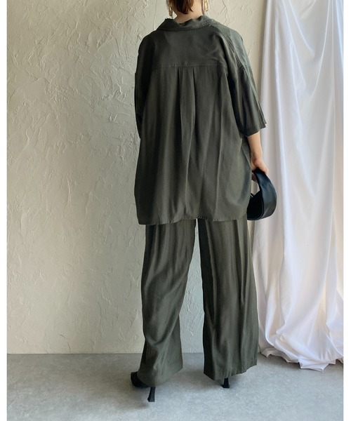She's Closet(シーズクローゼット)の「ルーズ半袖シャツ&ワイドパンツスタイルセットアップ(セットアップ・レディース・ダークオリーブ/グレー×サックスブルー/スモークピンク・FREE)」の21枚目の写真