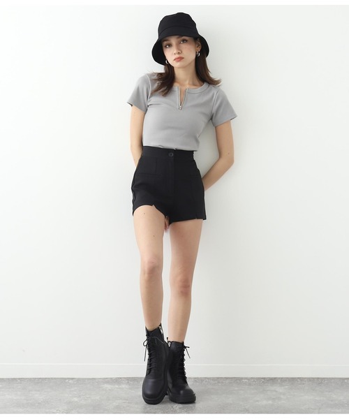 ANAP（アナップ）の「ハーフジップリブトップス（Tシャツ/カットソー・レディース・オフホワイト/ブラック/モスグリーン/グレイッシュベージュ・FREE）」の9枚目の写真