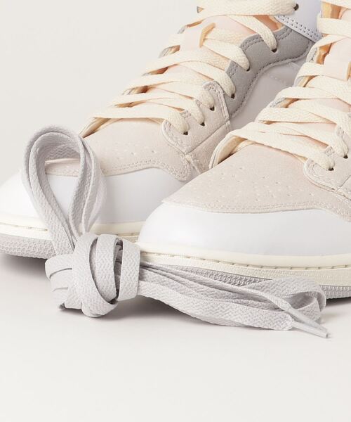 JORDAN BRAND(ジョーダンブランド)の「AIR JORDAN 1 MID SE CRAFT DM9652-100(スニーカー・メンズ・ホワイト系その他・25.5cm/26.5cm/27.5cm/28.5cm/29.0cm/28.0cm/25.0cm/26.0cm/27.0cm/30.0cm)」の4枚目の写真